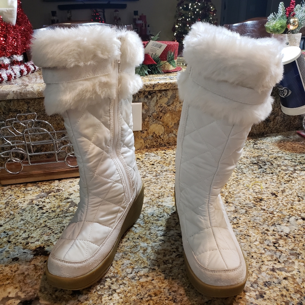 Off white winter boots